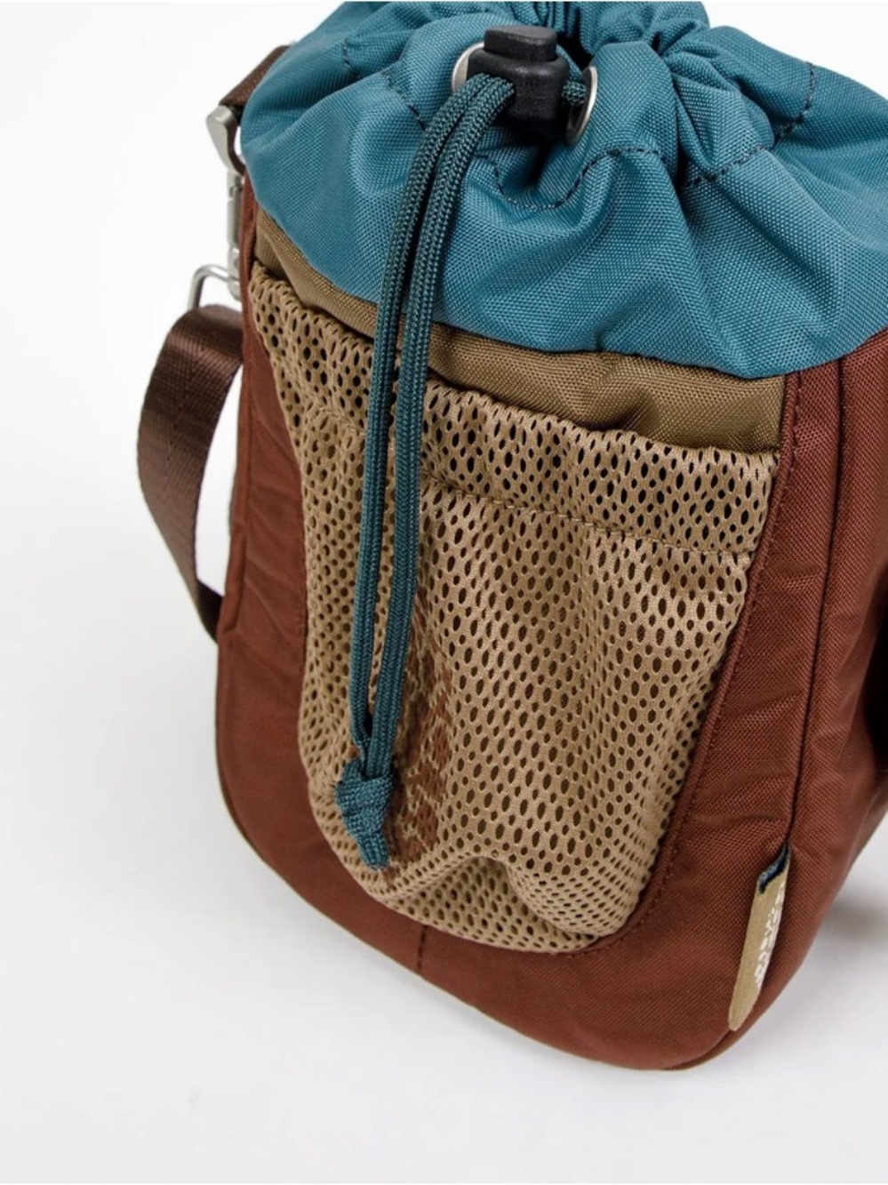 NWT Drip Free People Movement x Doughnut Series Crossbody Bag 3L SOLD OUT - Picture 3 of 9